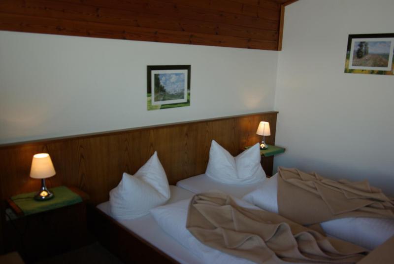Double Room with Balcony image 3