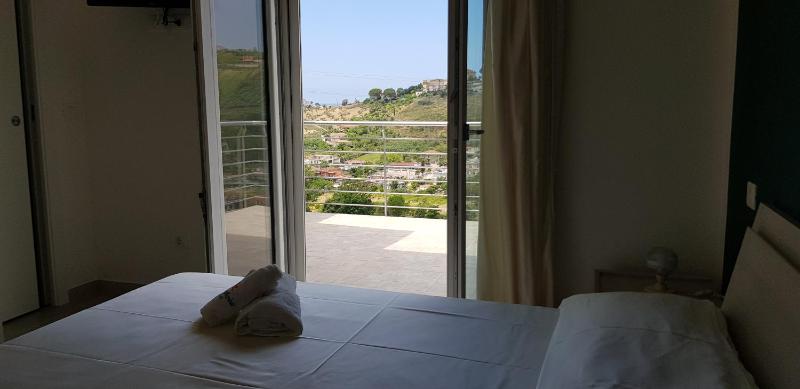 Double Room with Terrace image 4