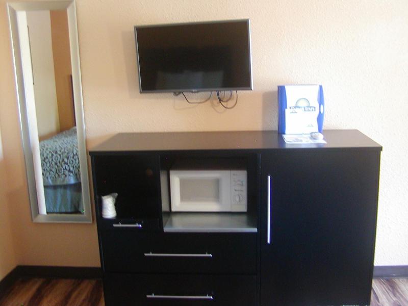 King Room - Non-Smoking image 3