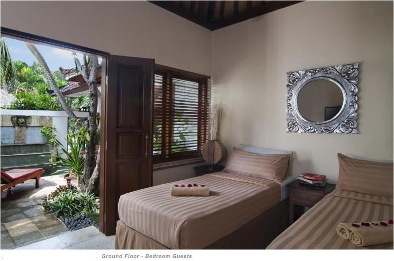 2BR Villa Senin - Minggu Villas Seminyak - image 9