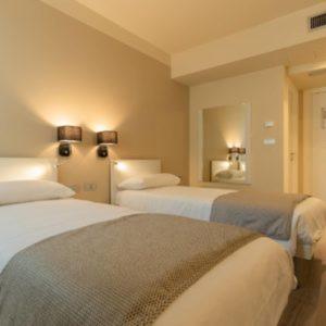 Double Room with Balcony image 3