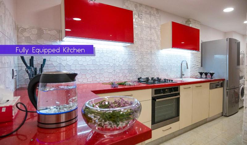 FaRoyal Luxury Suite - image 12