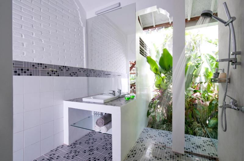 3BR Villa Hari - Special Stay Bonus - Minggu Villas Seminyak - image 24