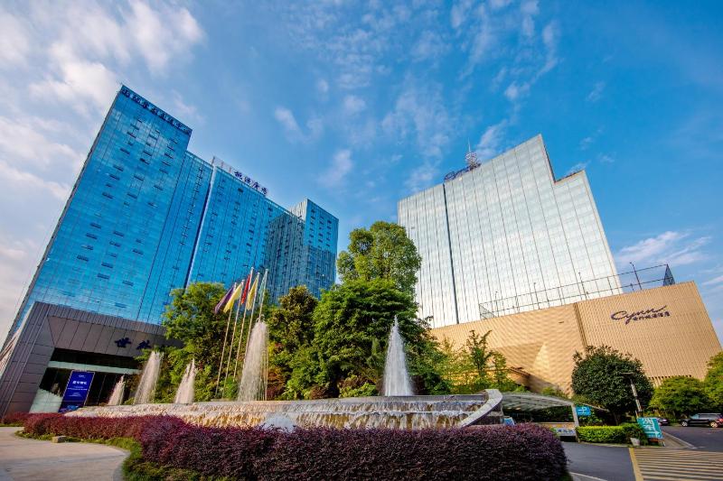 Chengdu CYNN Hotel - image 1