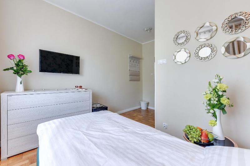 Single Room with Shower image 2