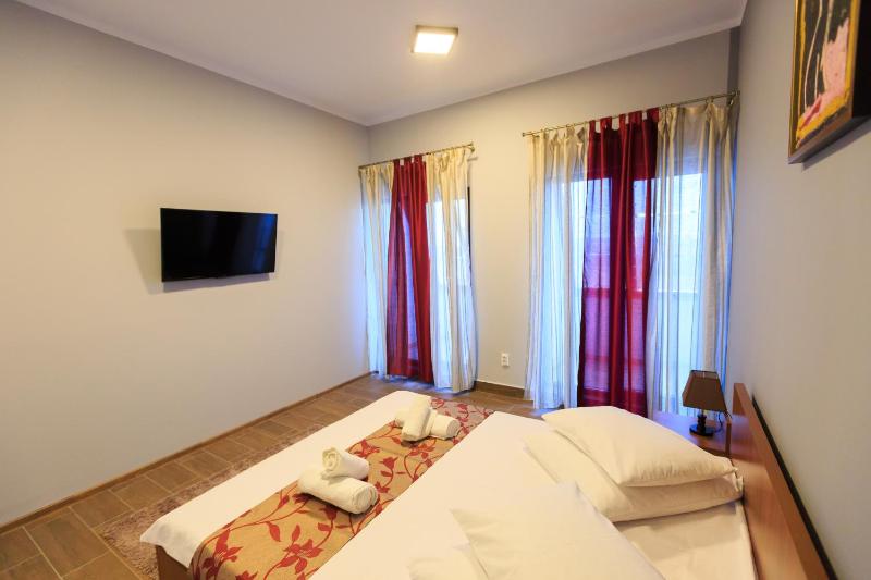 Double Room with Balcony (2 Adults + 1 Child) image 2