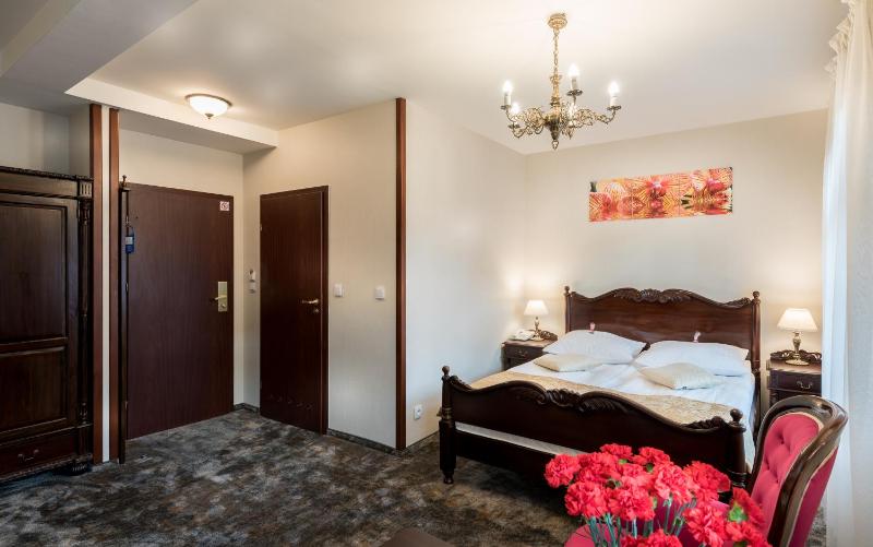 Double Room image 2
