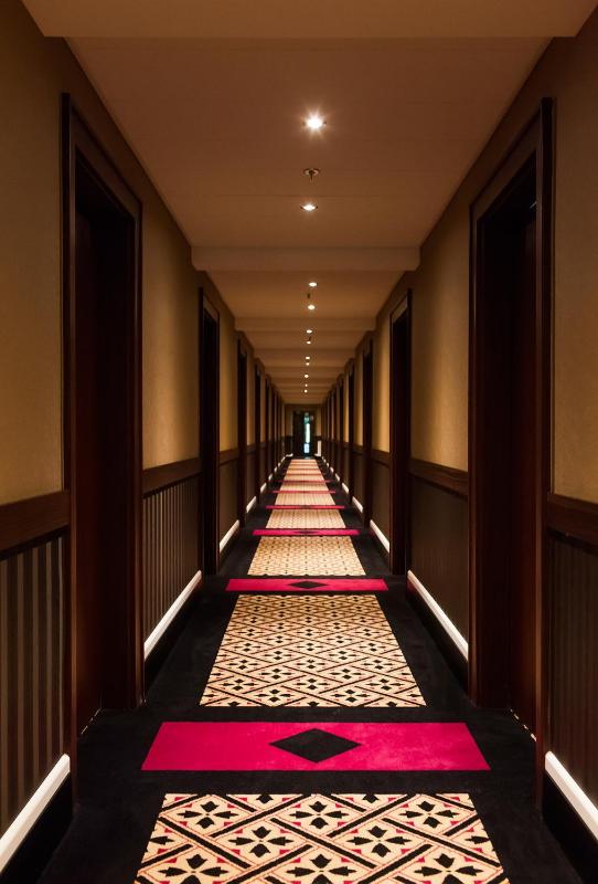 Deluxe Twin Room image 3