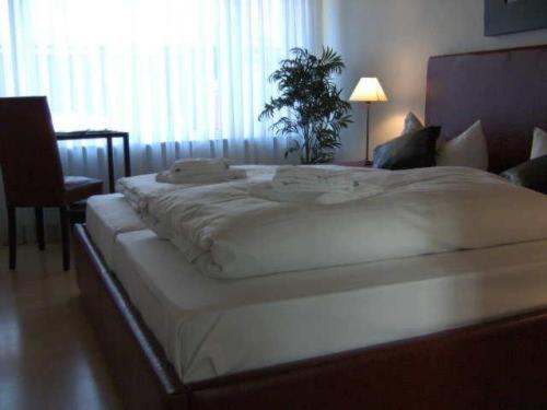 Standard Double Room image 2