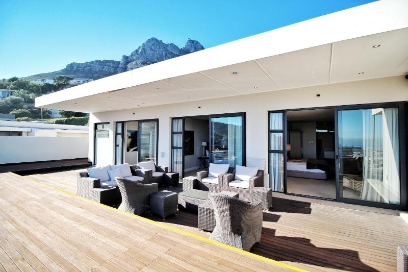 Blue Emerald Villa - Heated Pool - image 16