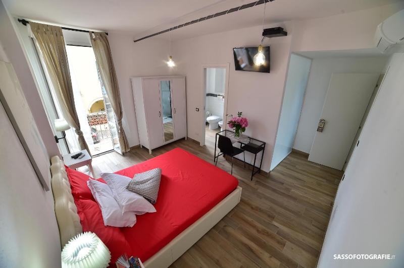 Double Room with Sea View image 3