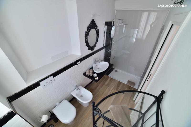 Double Room with Sea View image 2