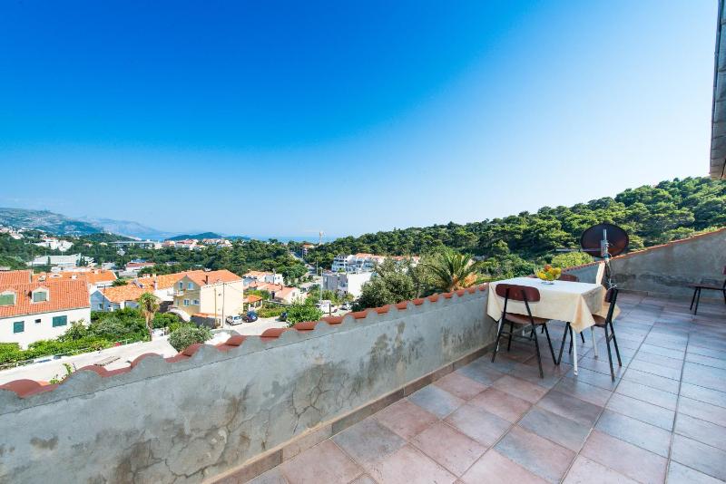 Standard Double Room with Terrace and Partial Sea View image 1