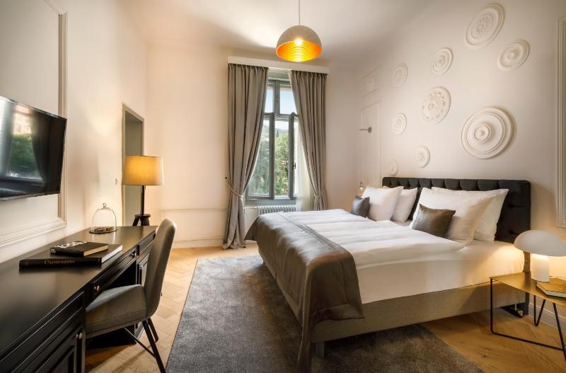 Imperial Room image 1