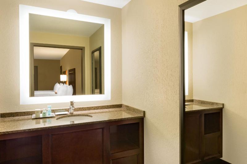 Deluxe Double Room image 1