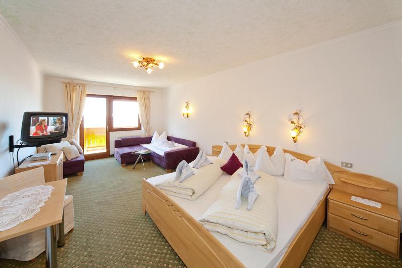 Standard Double Room image 1