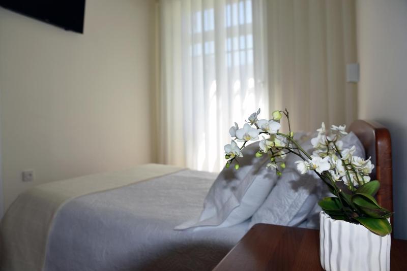 Double Room image 3