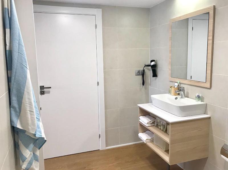Double Room image 2