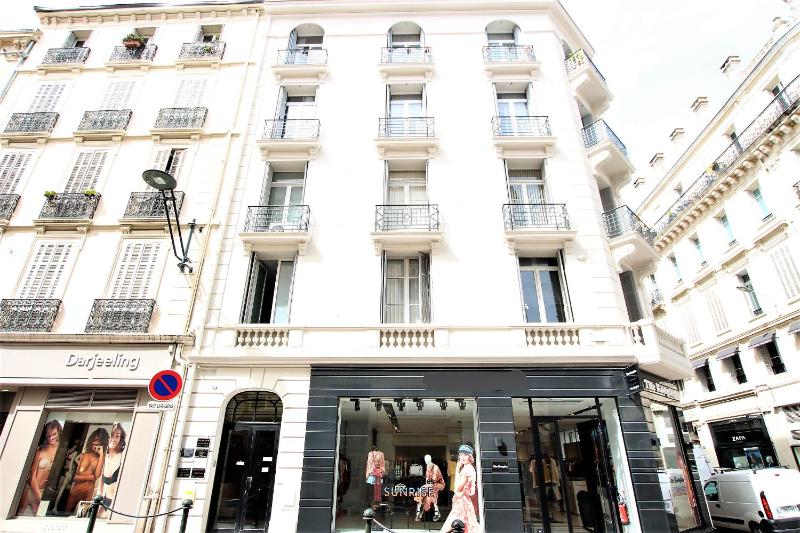 RUE D'ANTIBES CENTER Images