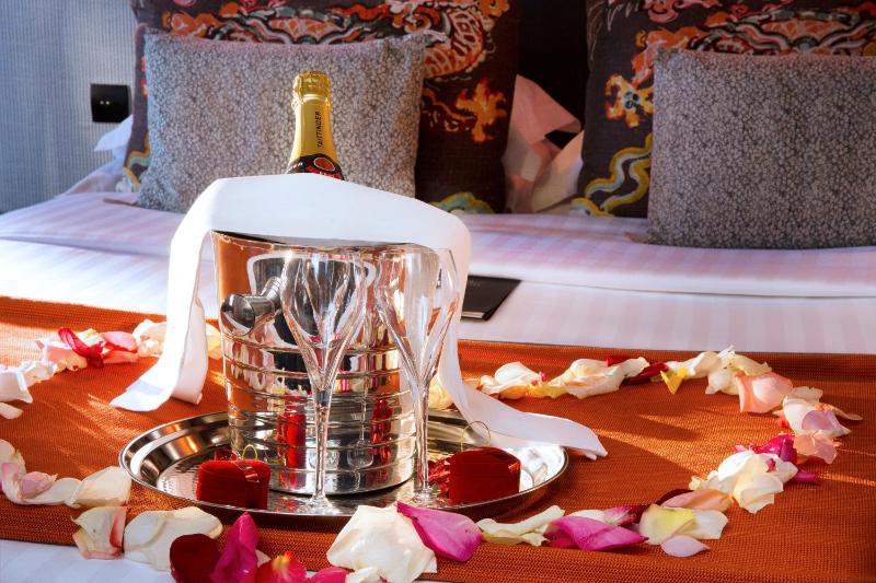 Romantic Room image 3