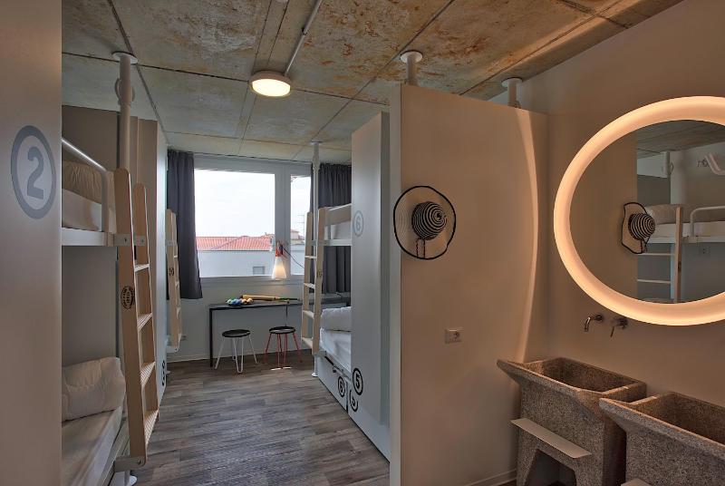 6-Bed Private Dormitory Room image 4