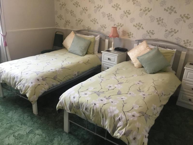 Deluxe Family Room image 2