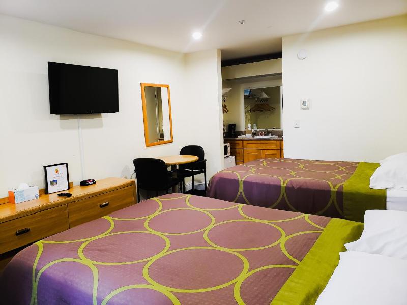 Double Room with Two Double Beds - Non-Smoking image 2