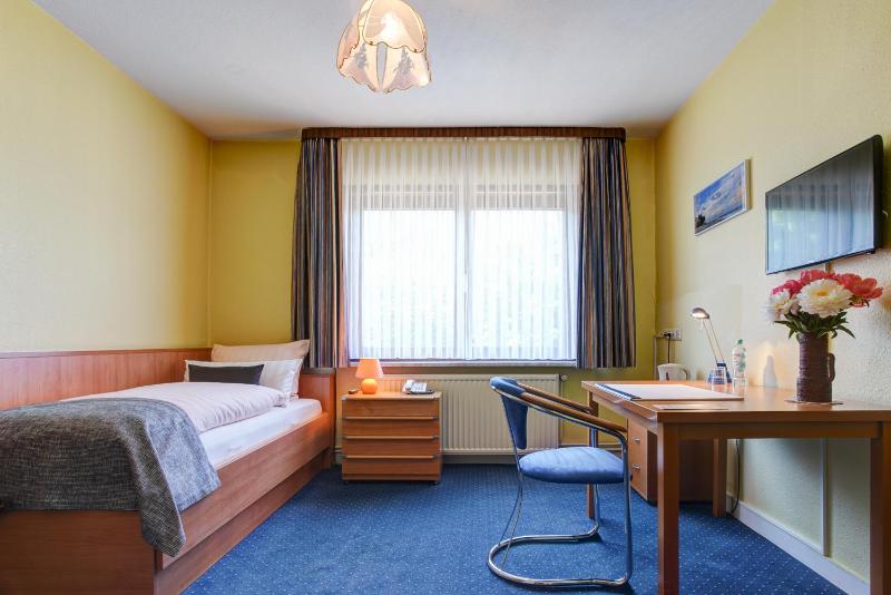 Hotel Elbinsel free parking - image 9