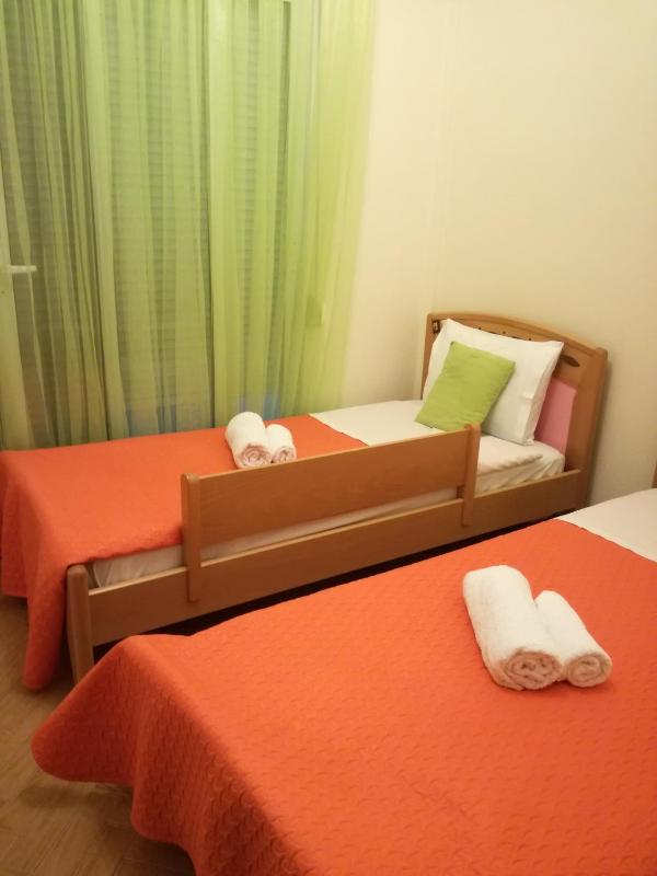 Two-Bedroom House image 3