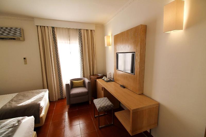 Best Western Hotel Dom Bernardo - image 18