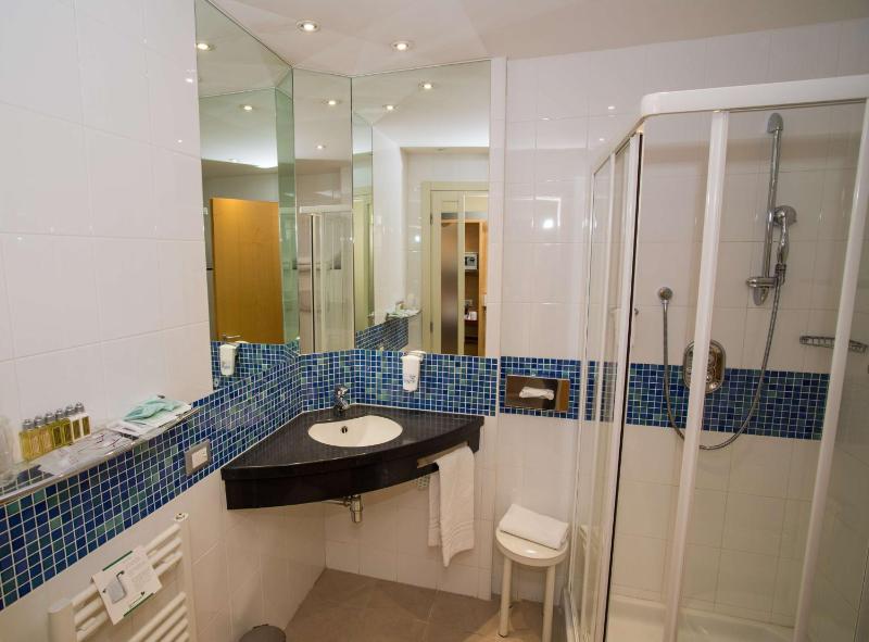 Classic Double Room image 1