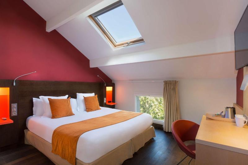 Comfort Queen Room image 1