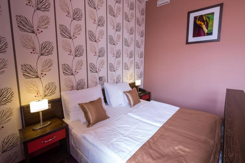Deluxe Room image 4