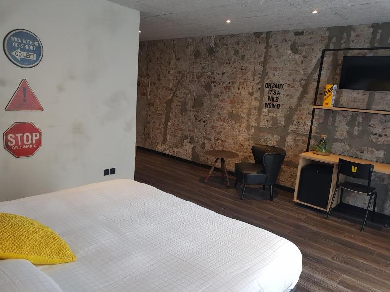 Upstairs Hotel - image 23