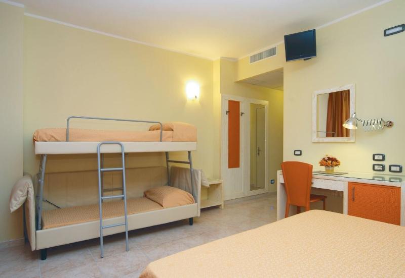 Quadruple Room image 1