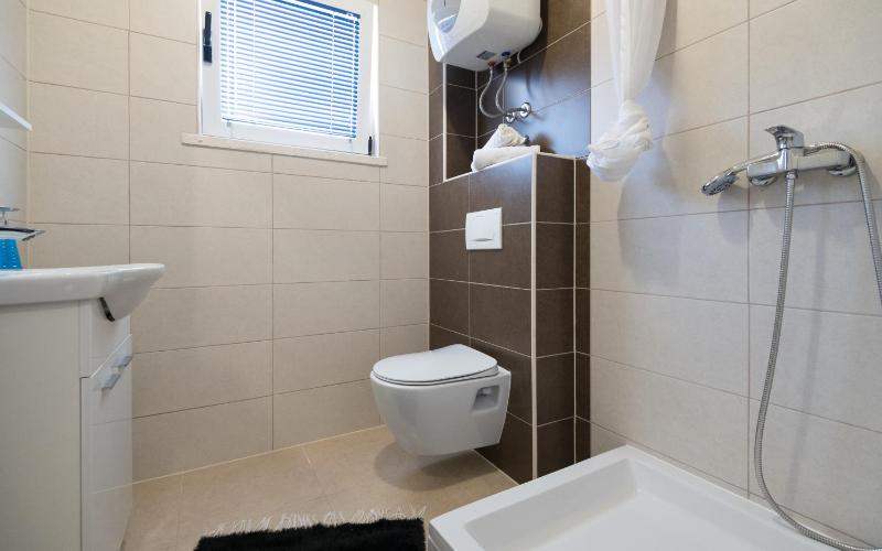 Studio Apartment with Sea View image 3