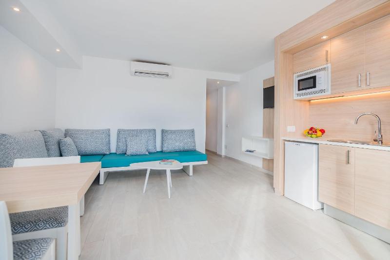One-Bedroom Apartment with Balcony image 2