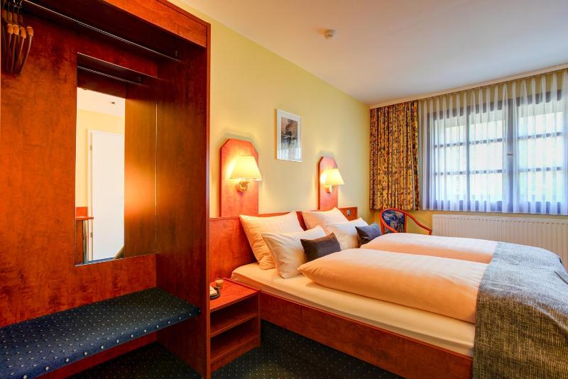 Hotel Elbinsel free parking - image 3