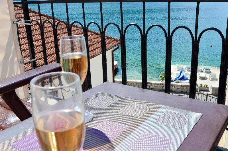 Apartment The Sea Coast - image 14