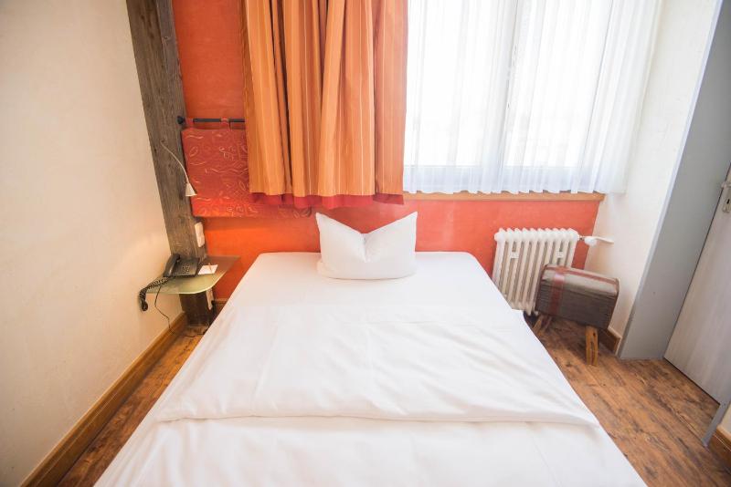 Standard Single Room image 1