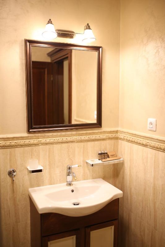 Deluxe Apartment image 2