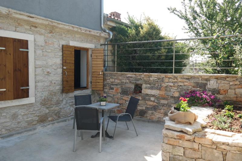 One-Bedroom Apartment with Terrace image 3