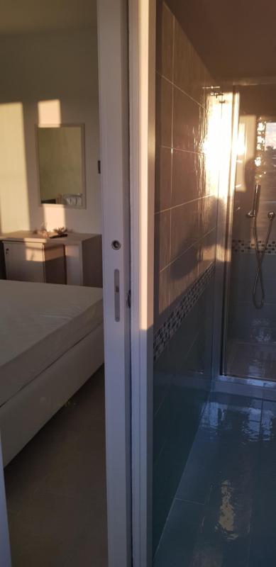 Deluxe Double Room with Balcony and Sea View image 2