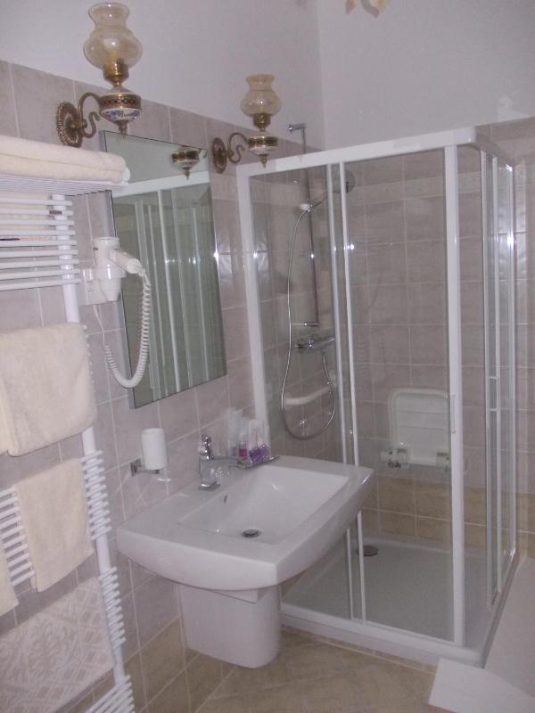 Triple Room - Disability Access image 3