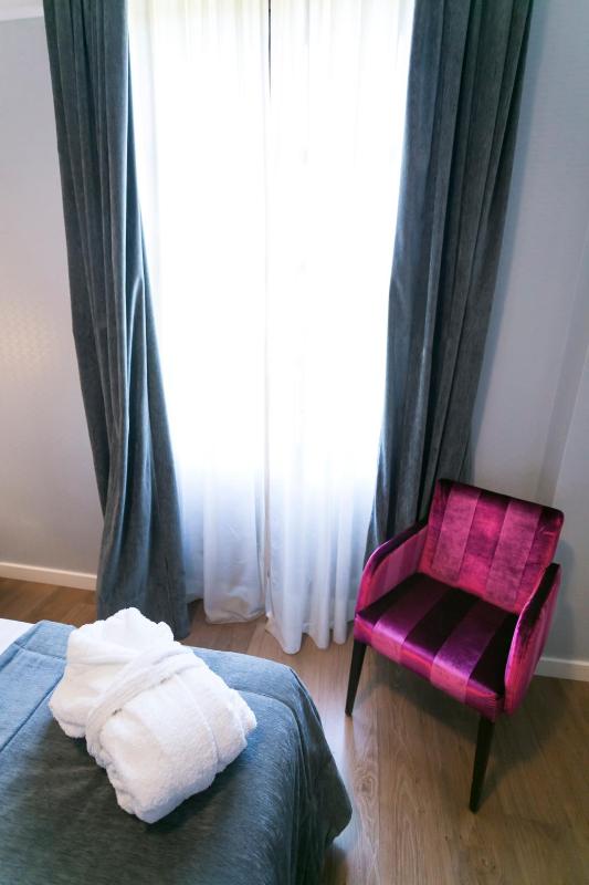 Queen Single Room image 3