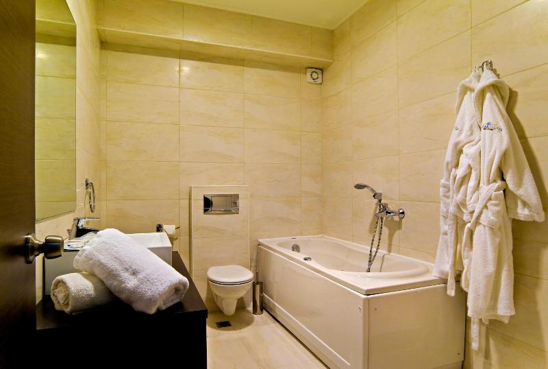 Grand Suite image 2