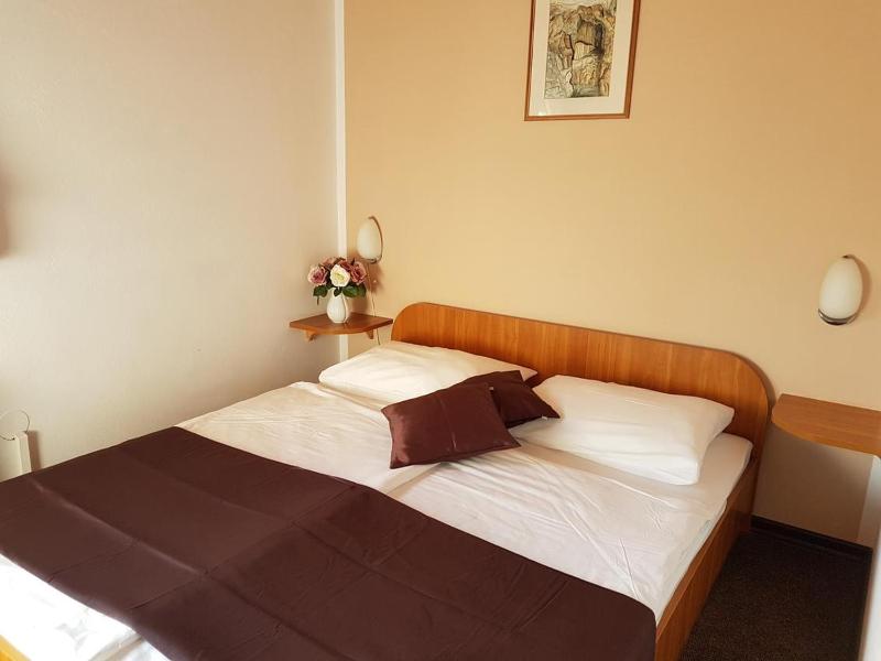 Family Room image 1