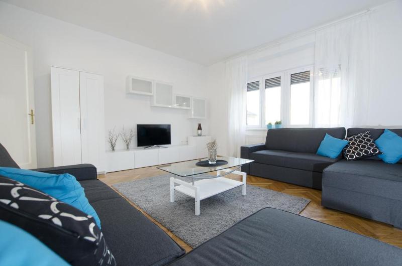 One-Bedroom Apartment with Balcony image 3