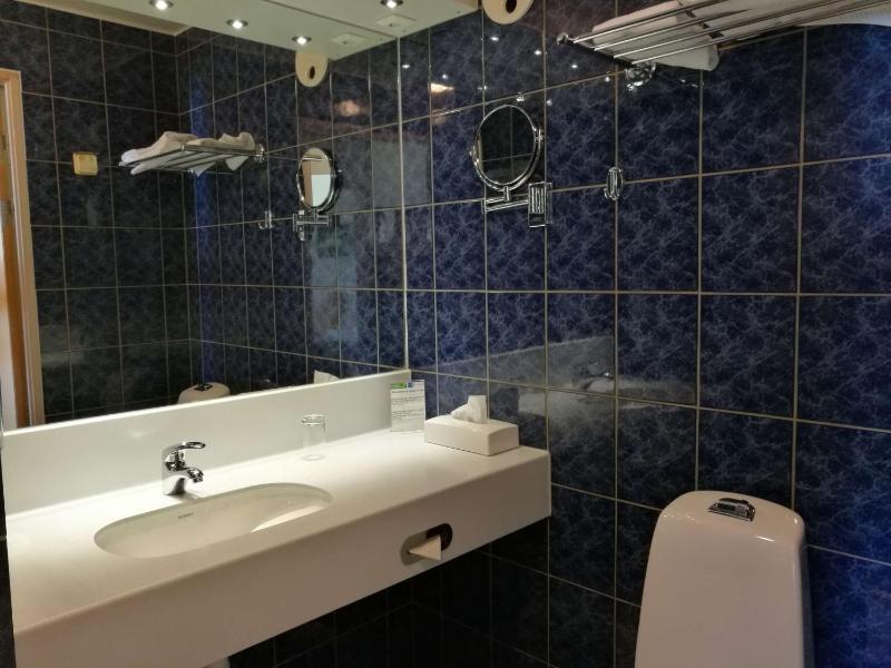 Standard Single Room image 3
