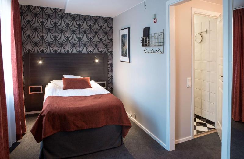 Standard Single Room image 3